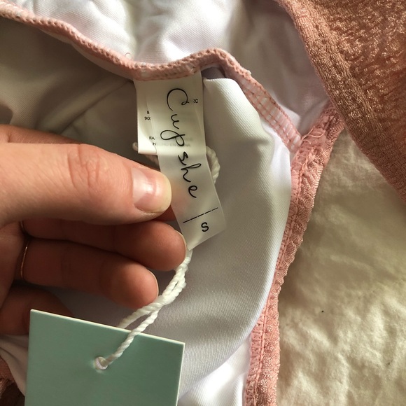 Cupshe one piece - Picture 9 of 11